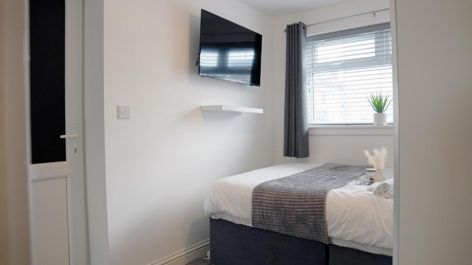 City Centre House, Parking With Ev, Free Wifi, Netflix Ковентрі Екстер'єр фото